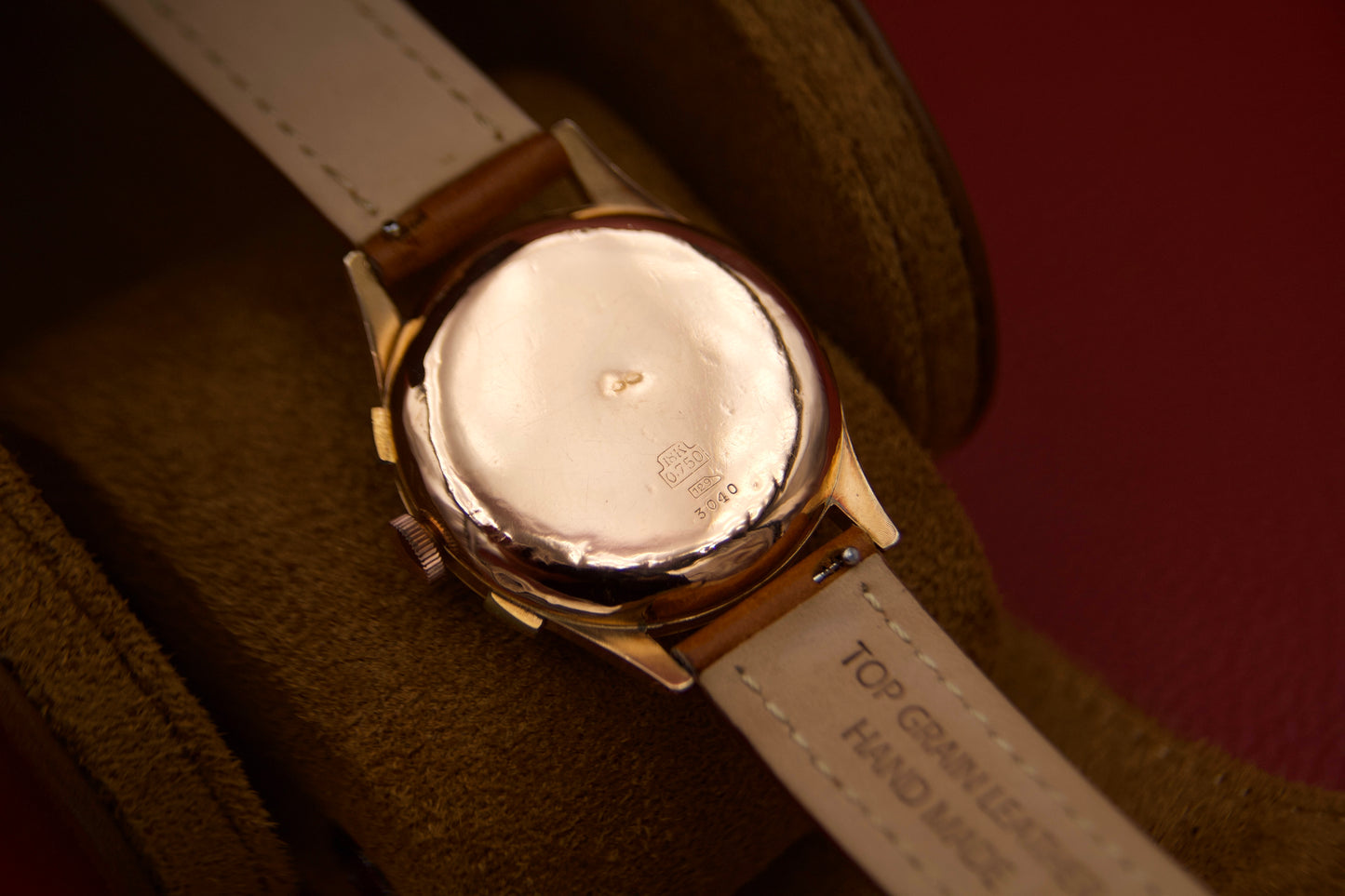 Orologio "Cronographe Suisse" anni 50 in oro 18kt