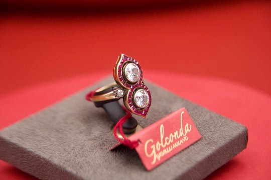 Anello toi moi con rubini calibrati
