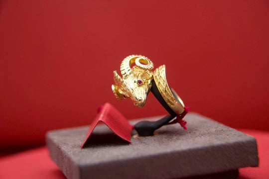 Anello "Ariete" scultura