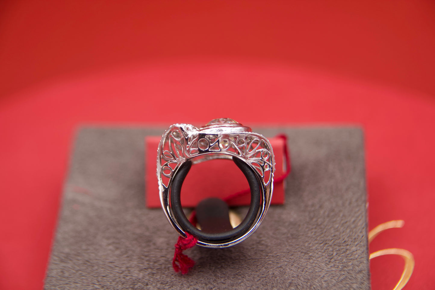 Anello "Art Deco" con Diamante di 2,40 carati e rubini calibrati