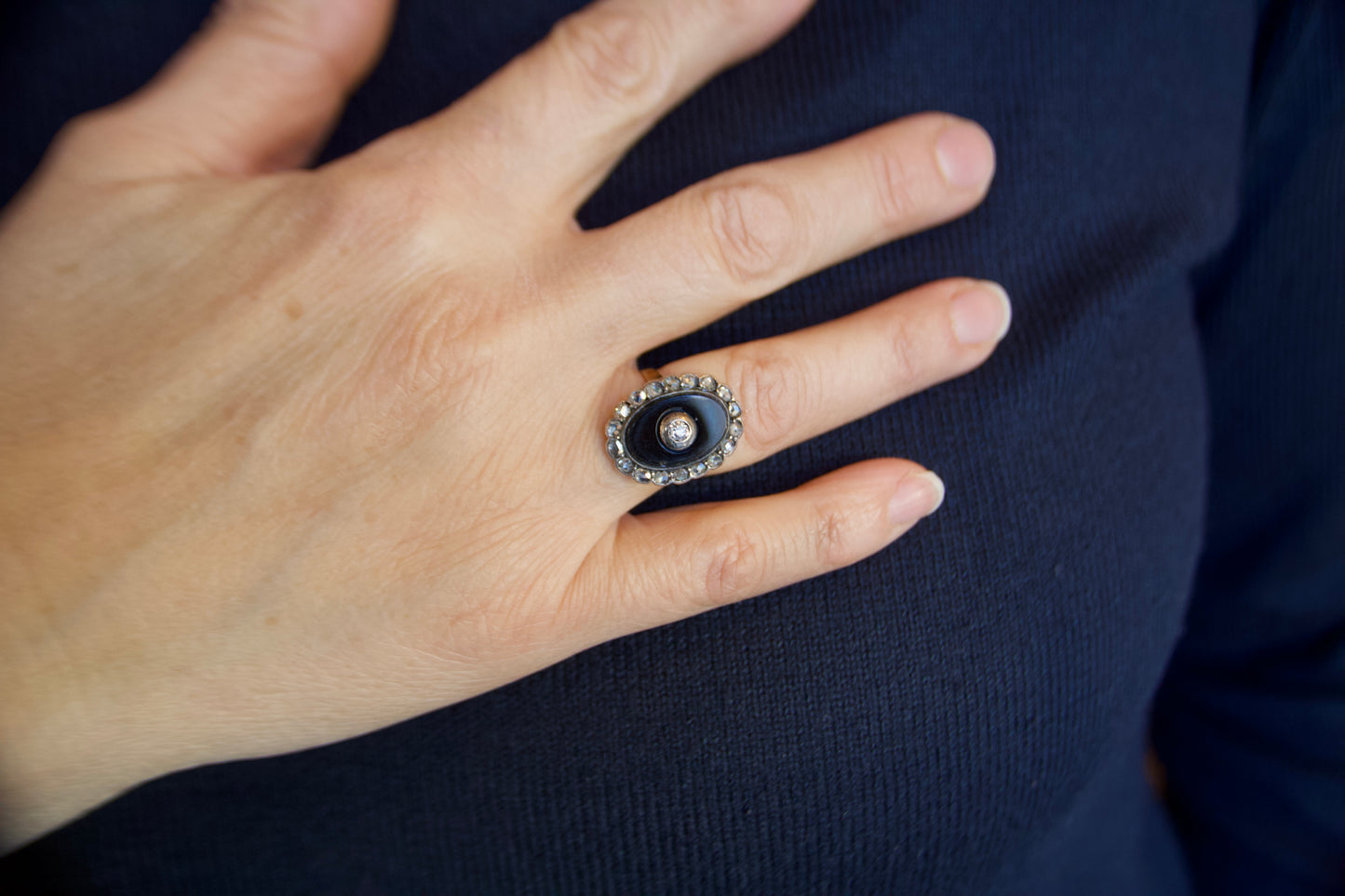 Anello inizi '900 con onice e diamanti