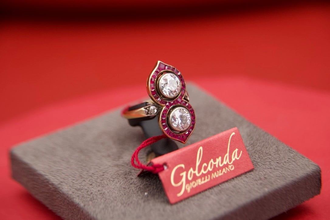 Anello toi moi con rubini calibrati