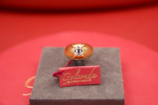 Anello dome con diamante taglio antico