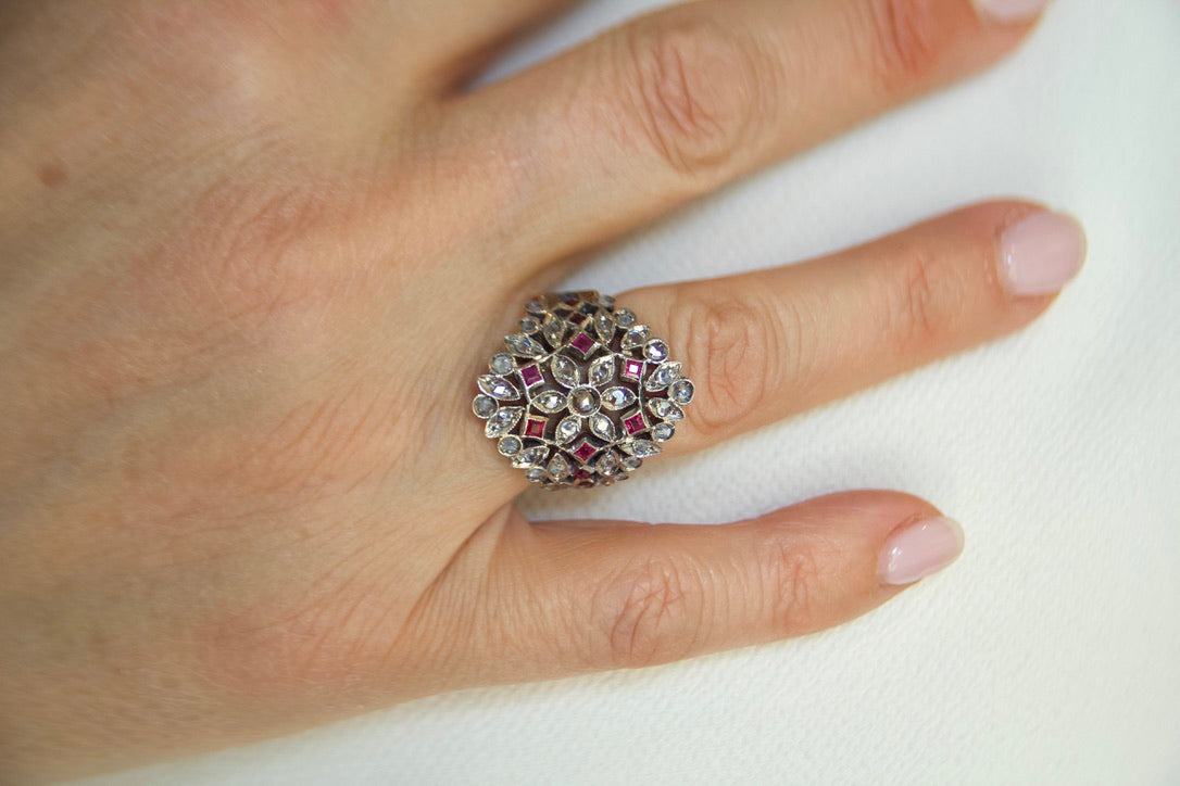 Anello revival vintage in stile Art Nouveau