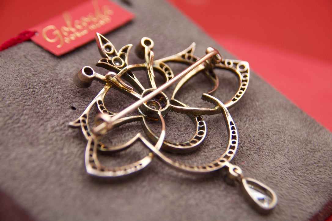 Important "1920s" pendant brooch with drop diamond