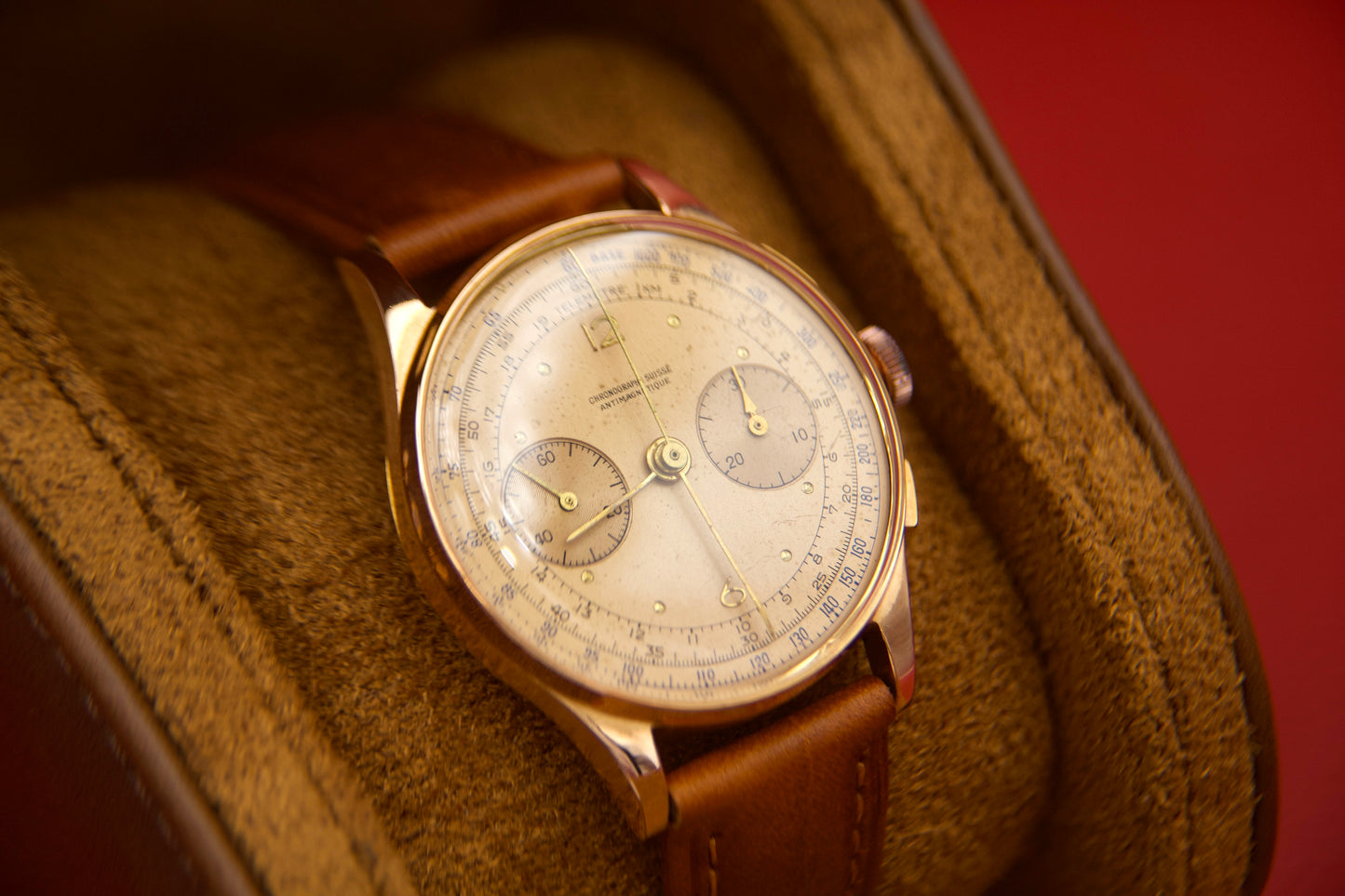 Orologio "Cronographe Suisse" anni 50 in oro 18kt