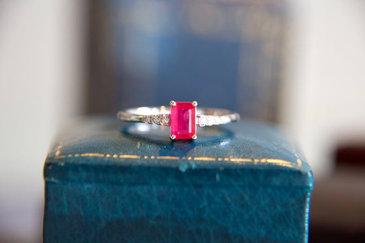 Contemporary ring with ruby and diamonds