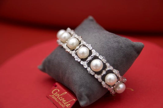 1960s pearl and diamond bracelet