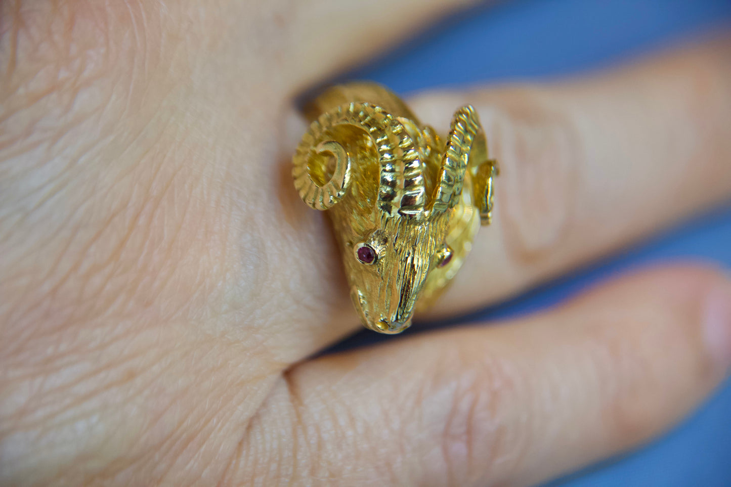 Anello "Ariete" scultura
