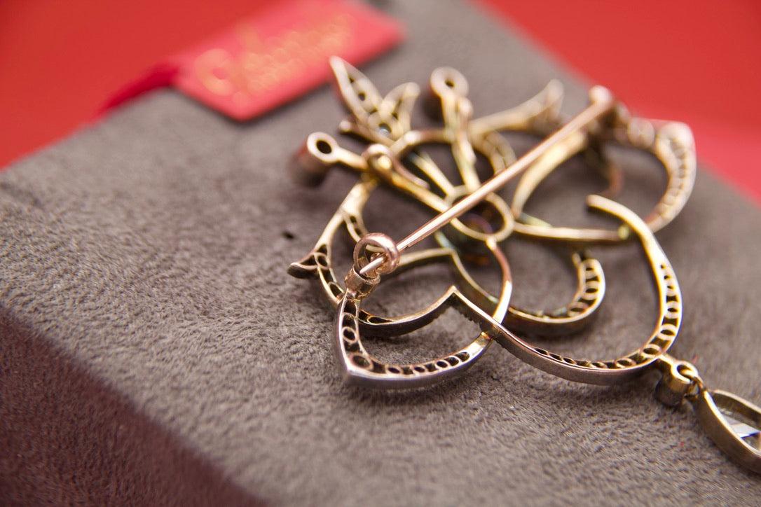 Important "1920s" pendant brooch with drop diamond