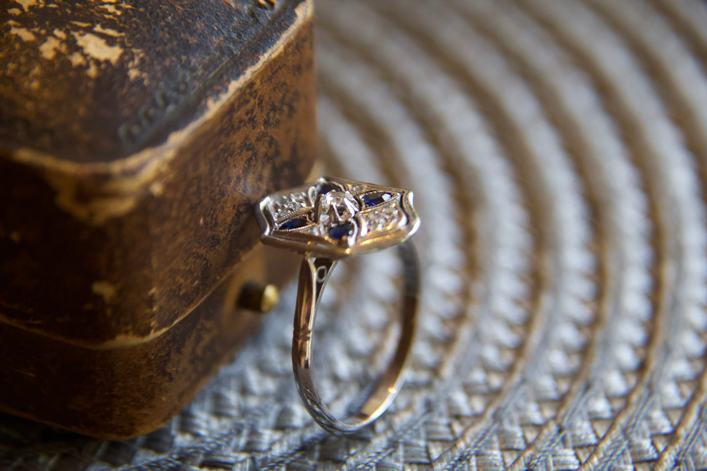 Anello con zaffiri e diamanti Anni 20'