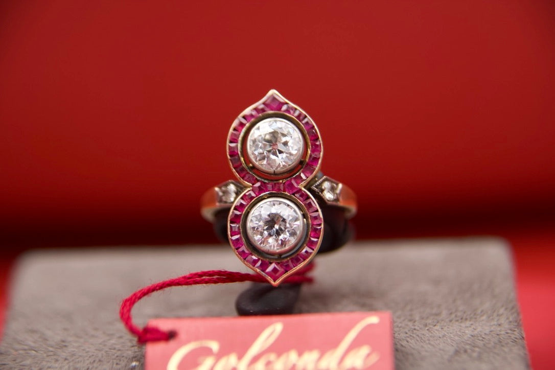 Anello toi moi con rubini calibrati