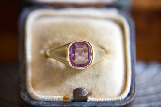 Antique 14kt gold amethyst chevalier ring