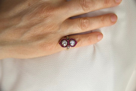 Anello toi moi con rubini calibrati