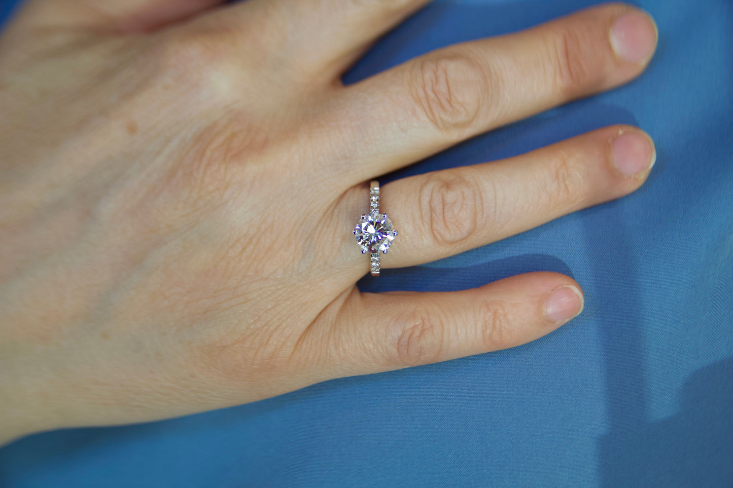 Solitaire ring with 2.09ct diamond