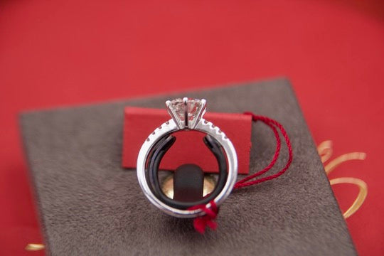 Solitaire ring with 2.09ct diamond