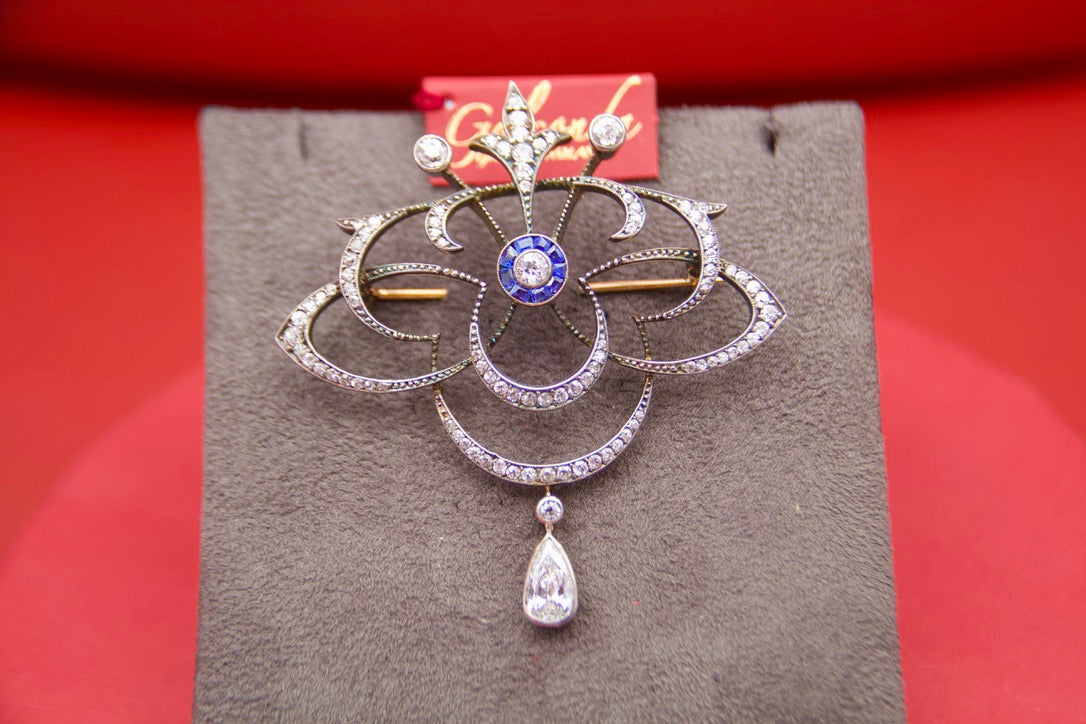 Important "1920s" pendant brooch with drop diamond
