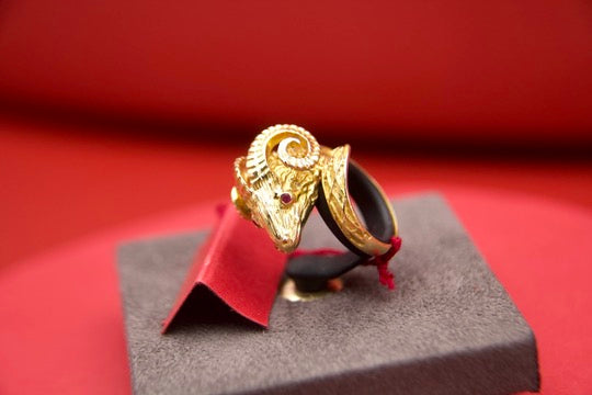 Anello "Ariete" scultura