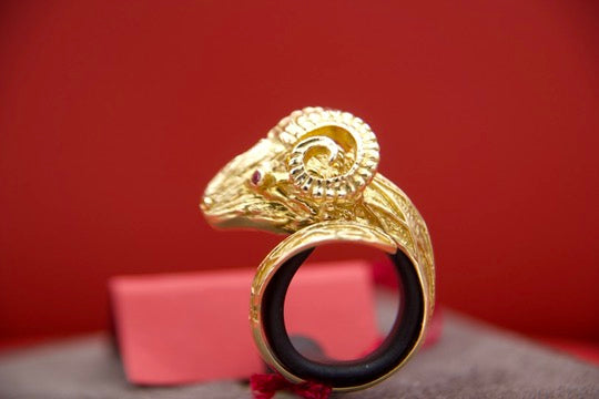 Anello "Ariete" scultura