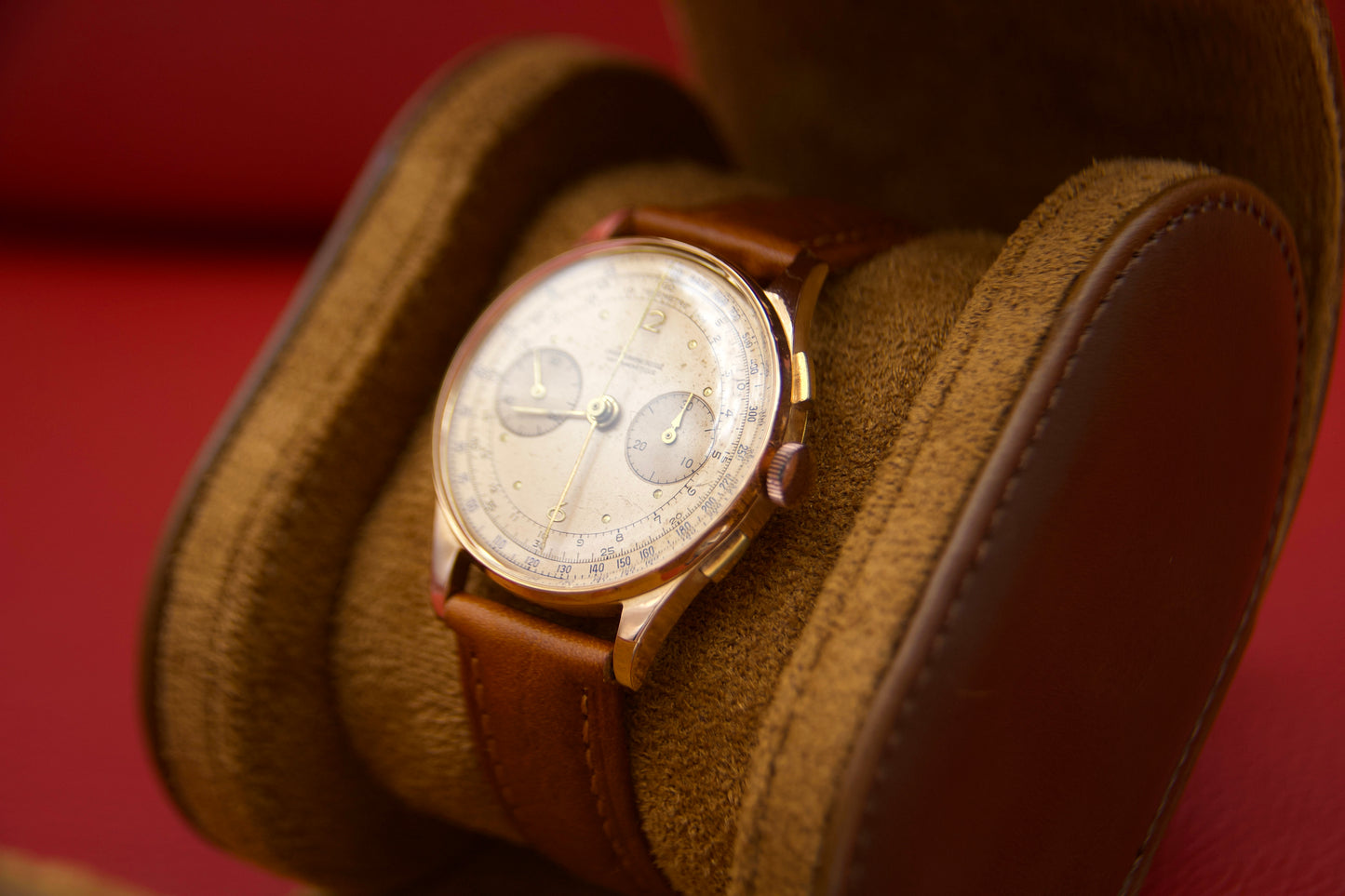 Orologio "Cronographe Suisse" anni 50 in oro 18kt