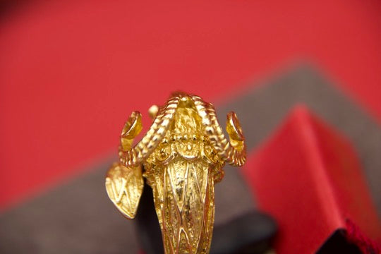 Anello "Ariete" scultura