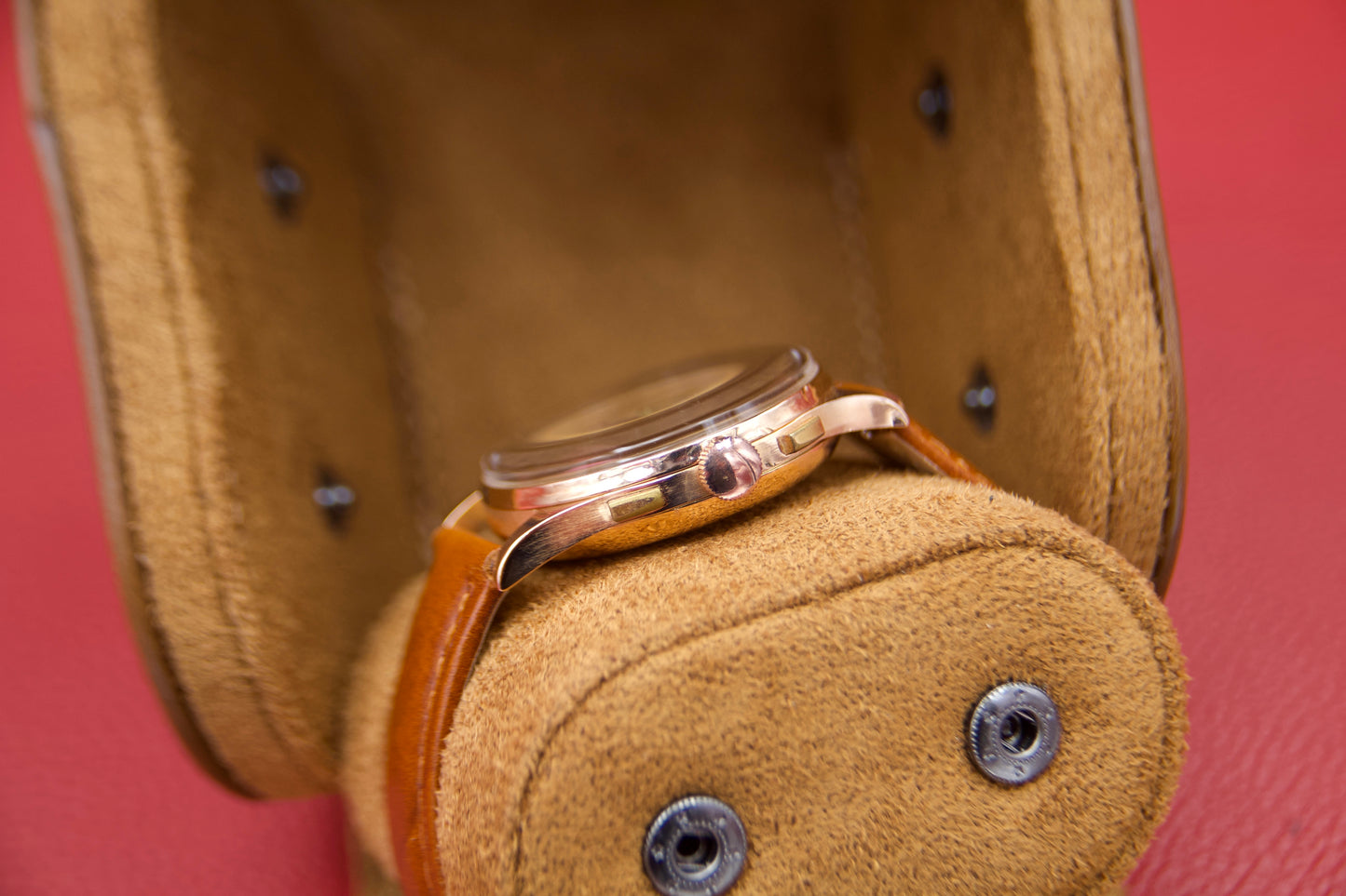 Orologio "Cronographe Suisse" anni 50 in oro 18kt