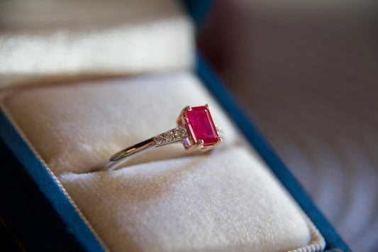 Contemporary ring with ruby and diamonds