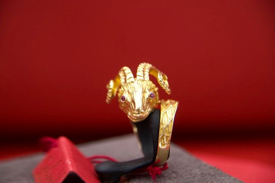 Anello "Ariete" scultura