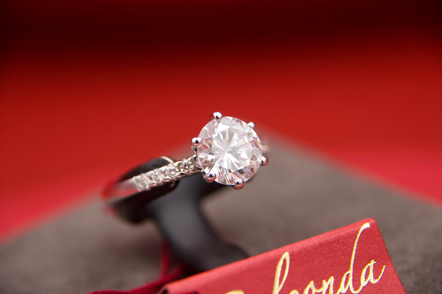 Solitaire ring with 2.09ct diamond
