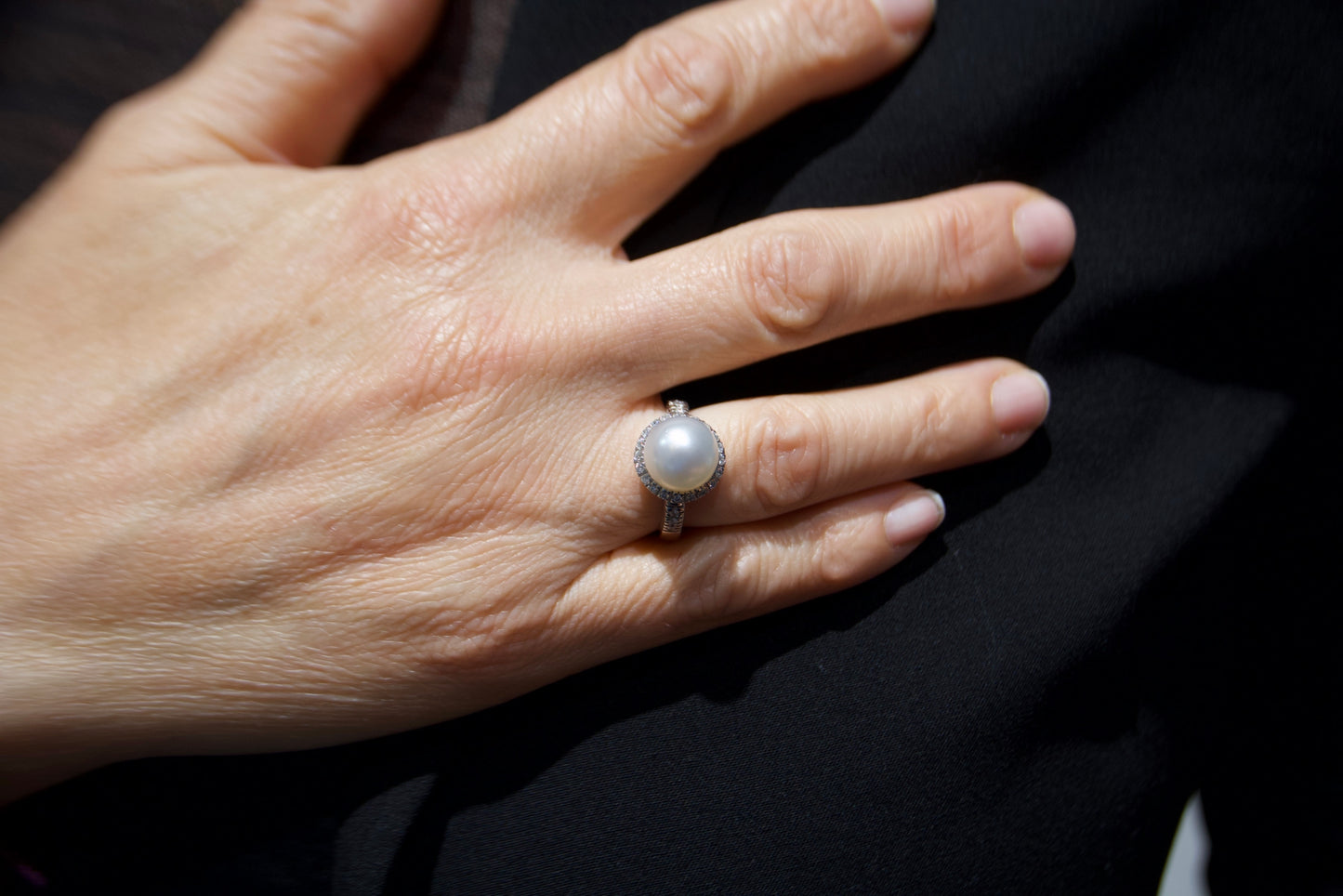 Anello halo con perla South Sea