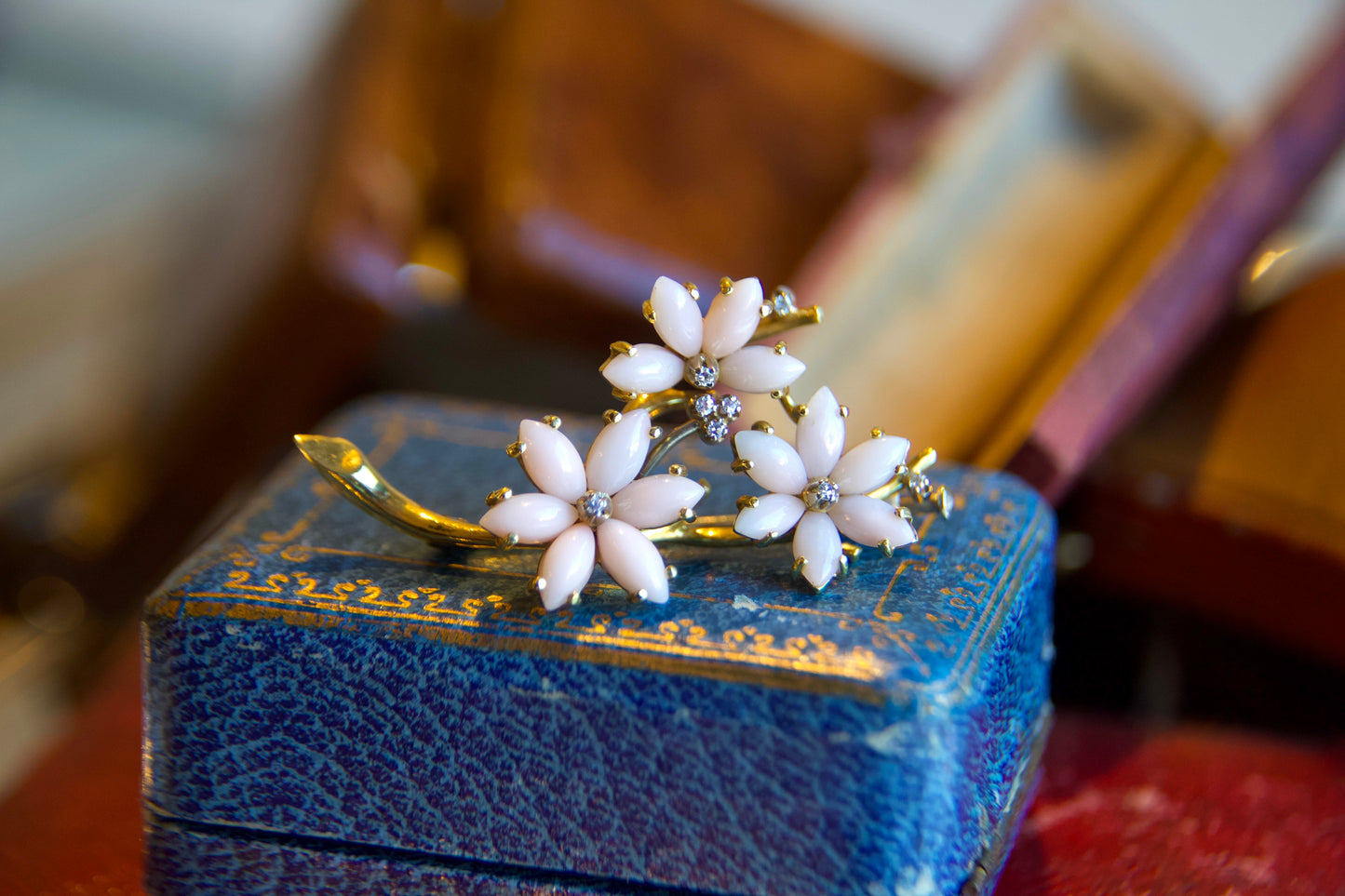 Spilla vintage con opali