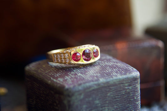Vintage ring with rubies and diamonds