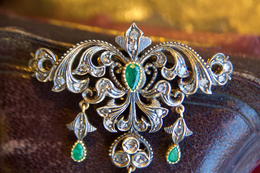 Spilla pendente "Vittoriana" con smeraldi e diamanti