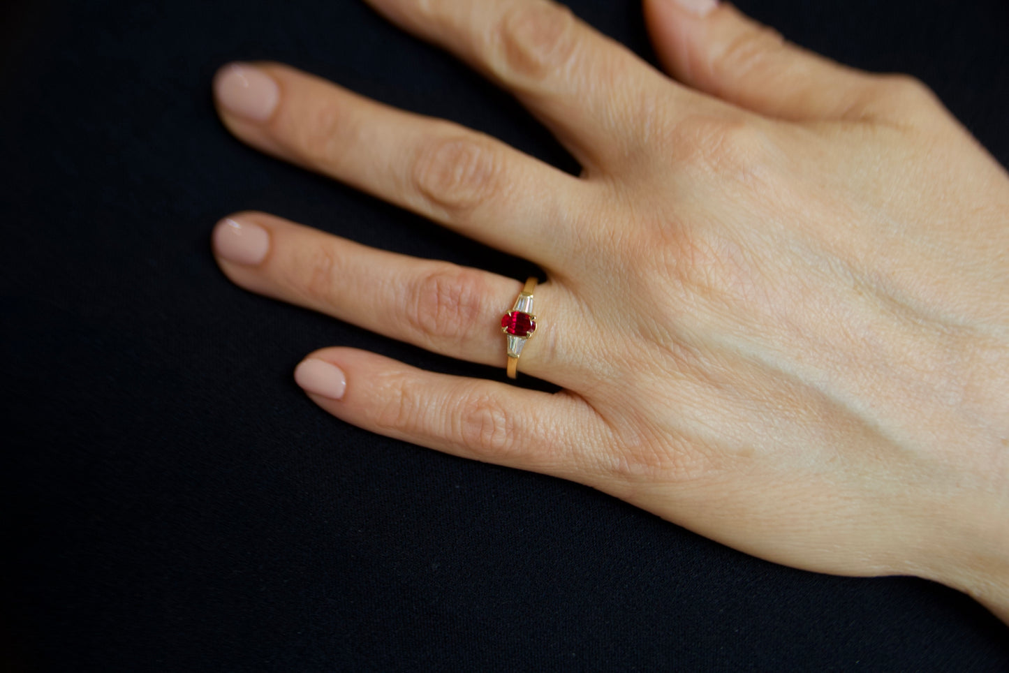 Anello solitario con rubino