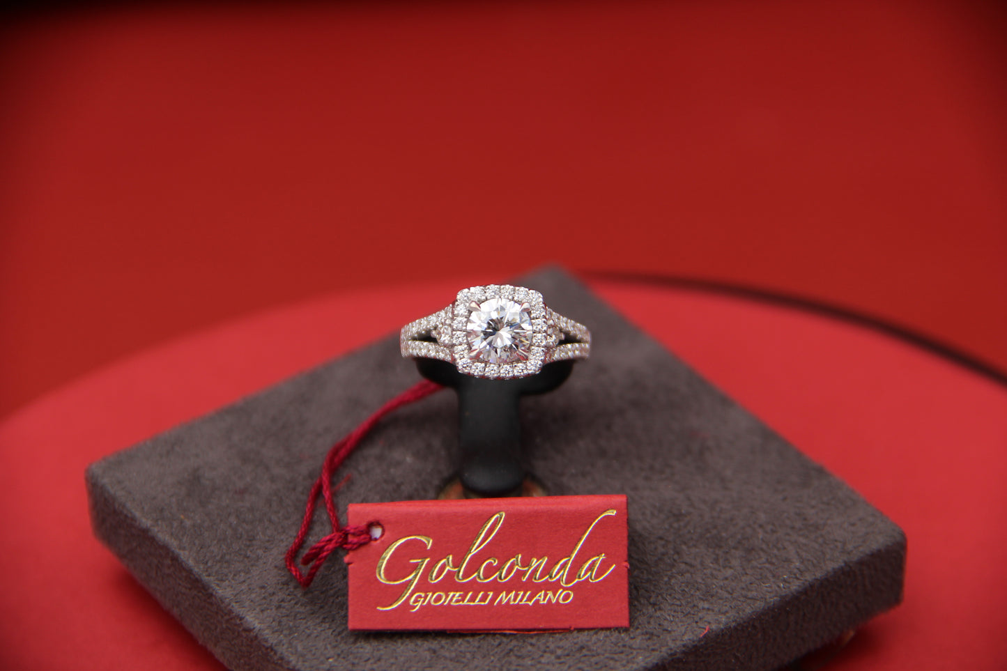 Anell solitario con diamante