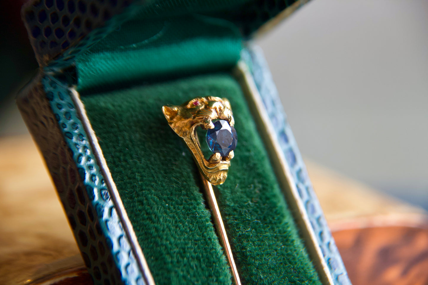 Rare Antique "Tiger" Shaped Sapphire Pin