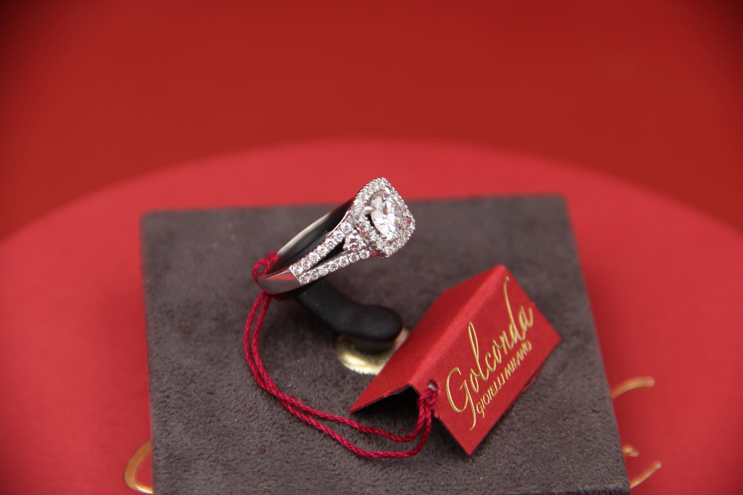 Anell solitario con diamante