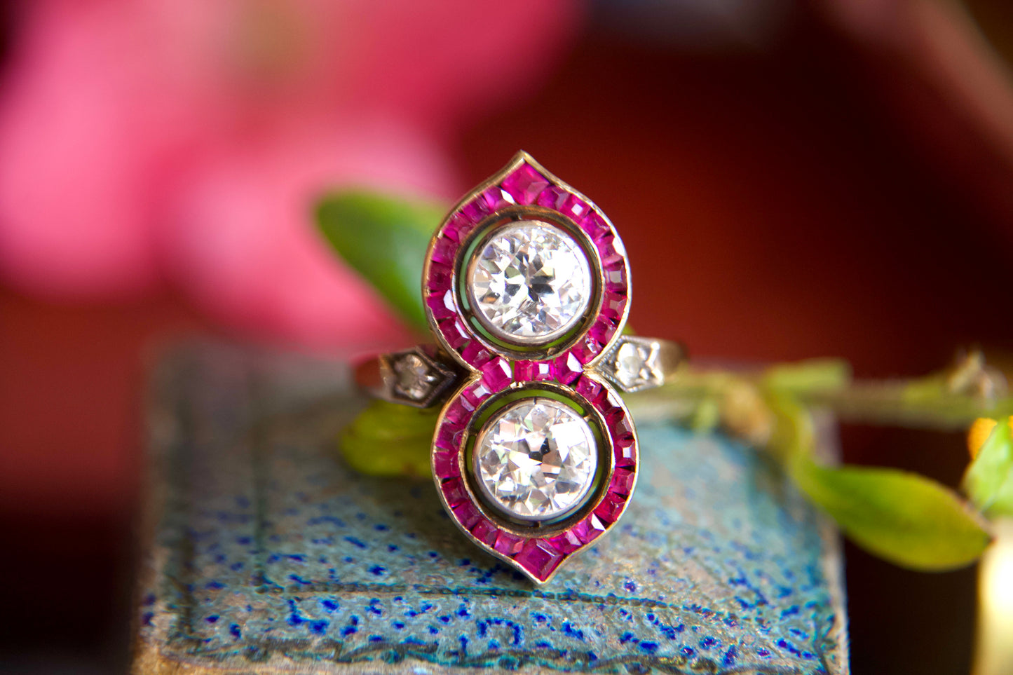 Anello toi moi con rubini calibrati
