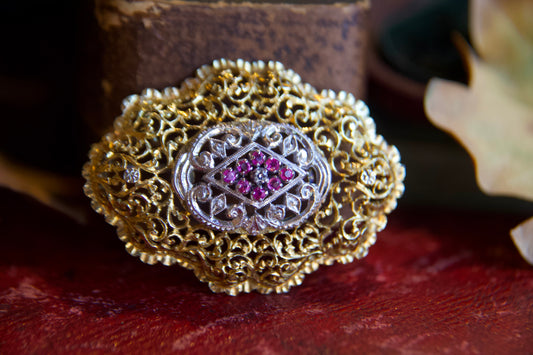 Spilla pendente vintage fine anni '40 traforata ed incisa a mano