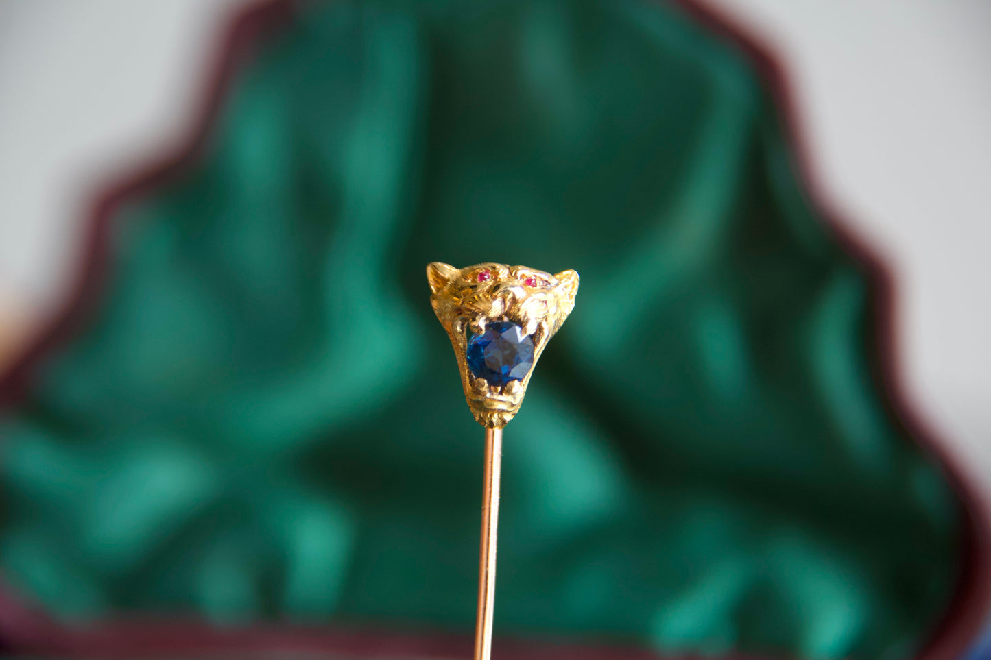 Rare Antique "Tiger" Shaped Sapphire Pin
