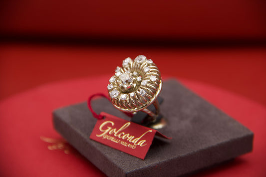 Ammonite-shaped diamond ring