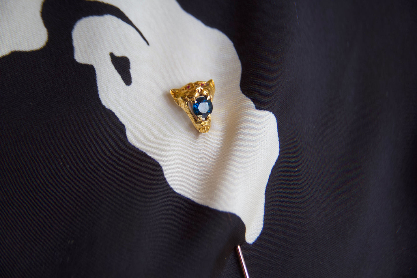 Rare Antique "Tiger" Shaped Sapphire Pin