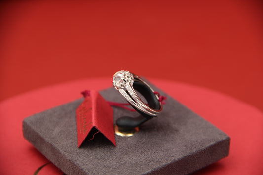 Vintage solitaire ring