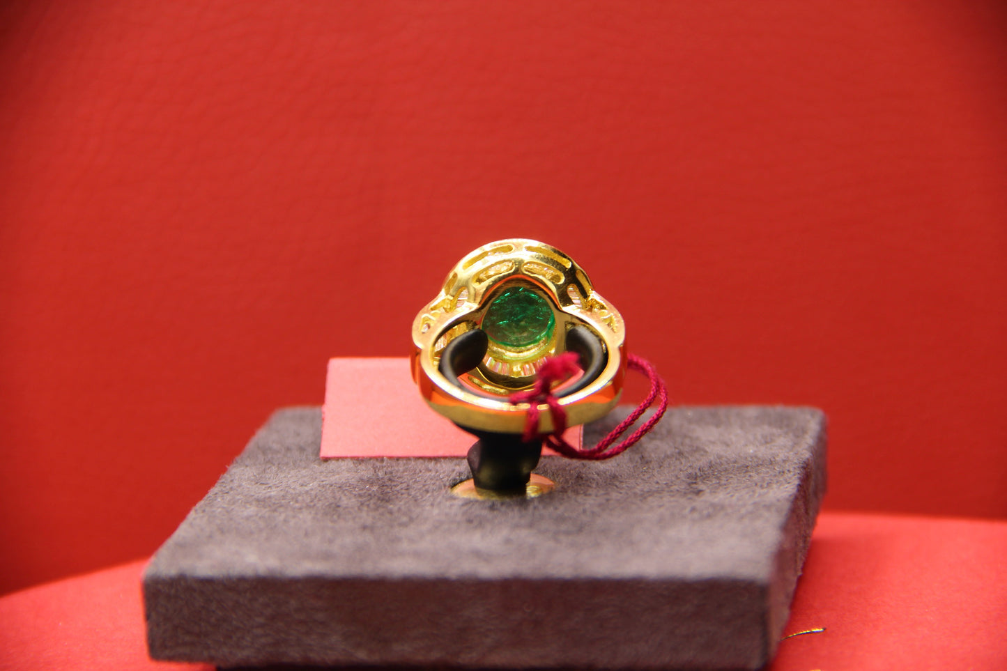 Vintage emerald ring