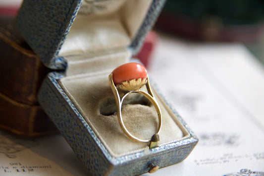 Ring with button coral from the early 1900s