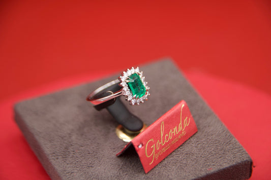 MARGHERITA ring with emerald