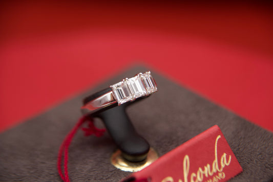 Diamond trilogy ring