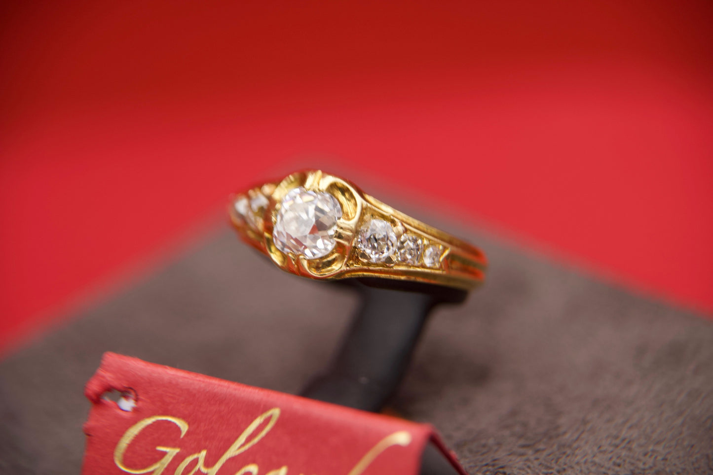 Anello d'epoca solitario oro giallo