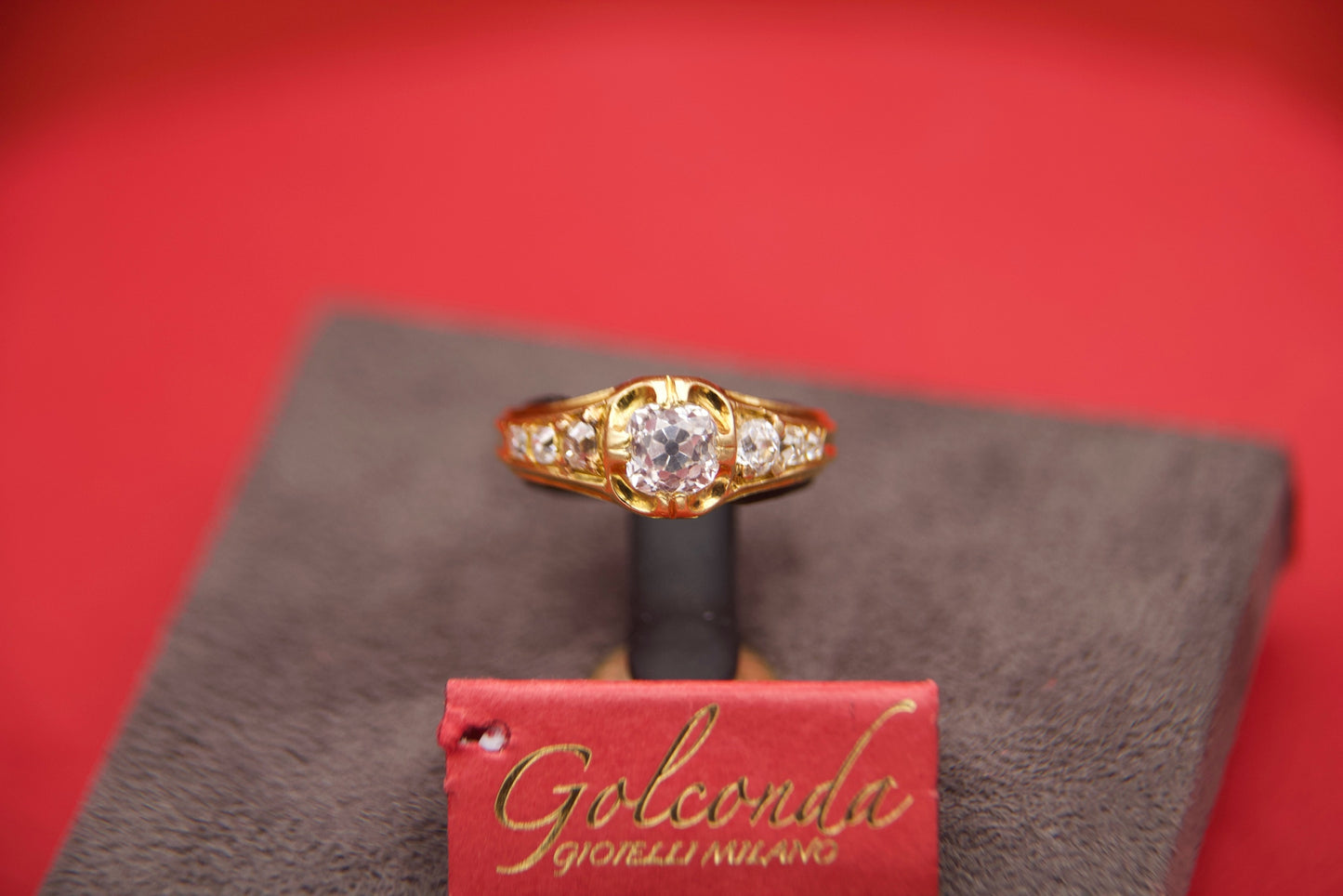 Anello d'epoca solitario oro giallo