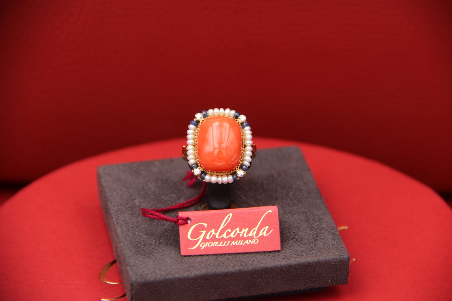 Anello con corallo e microperle